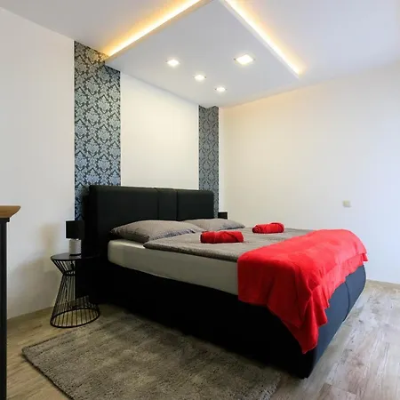Sunshine Black Apartman Apartment