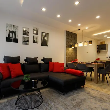 Sunshine Black Apartman Zamardi