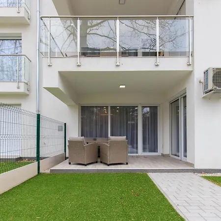 Sunshine Black Apartman * Zamardi